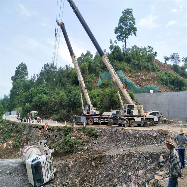 汨罗汽车掉沟里叫吊车救援要多少钱