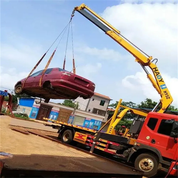 汨罗吊车吊汽车的正确方法